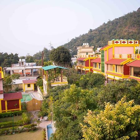 Mvt Guesthouse & Restaurant Rishīkesh Extérieur photo