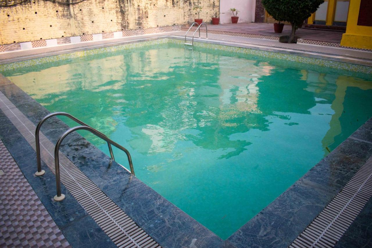 Mvt Guesthouse & Restaurant Rishīkesh Extérieur photo