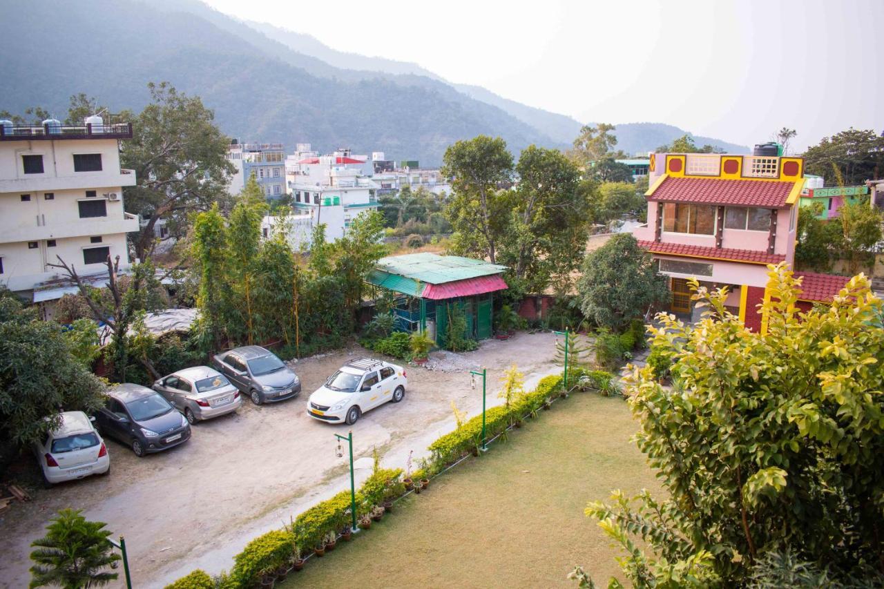 Mvt Guesthouse & Restaurant Rishīkesh Extérieur photo