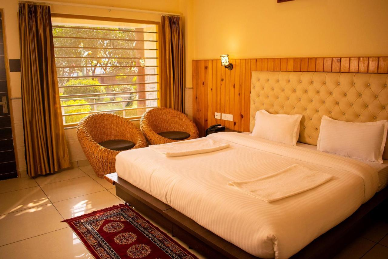 Mvt Guesthouse & Restaurant Rishīkesh Extérieur photo