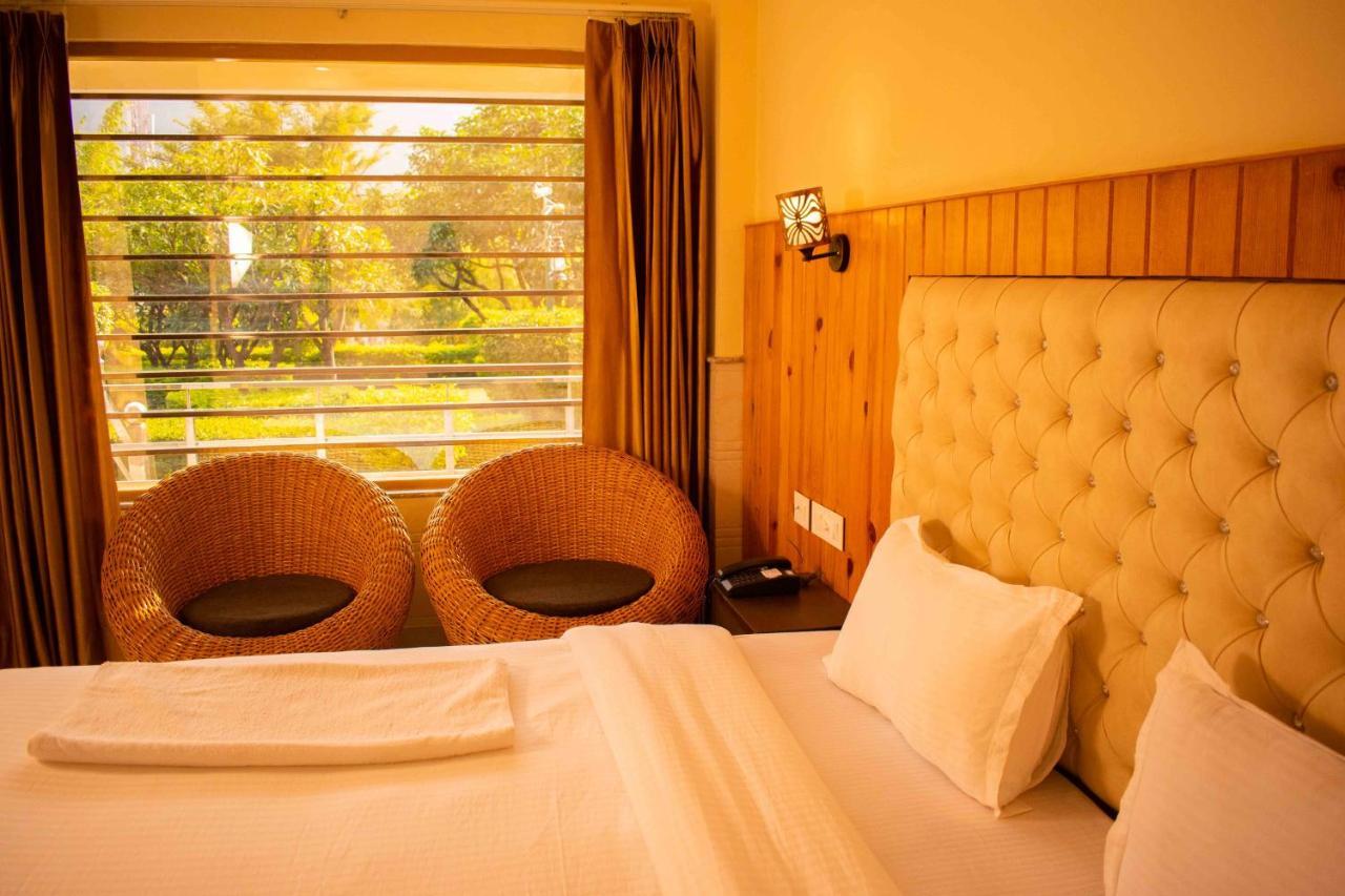 Mvt Guesthouse & Restaurant Rishīkesh Extérieur photo