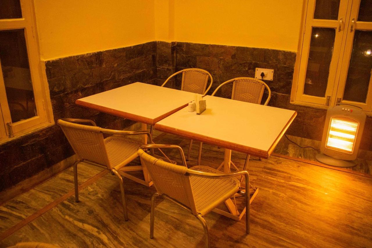 Mvt Guesthouse & Restaurant Rishīkesh Extérieur photo